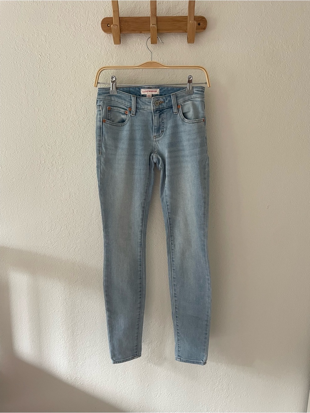 Lucky Brand Women’s Light Wash Blue Low Rise Lizzie Skinny Jeans SZ 0 / 25